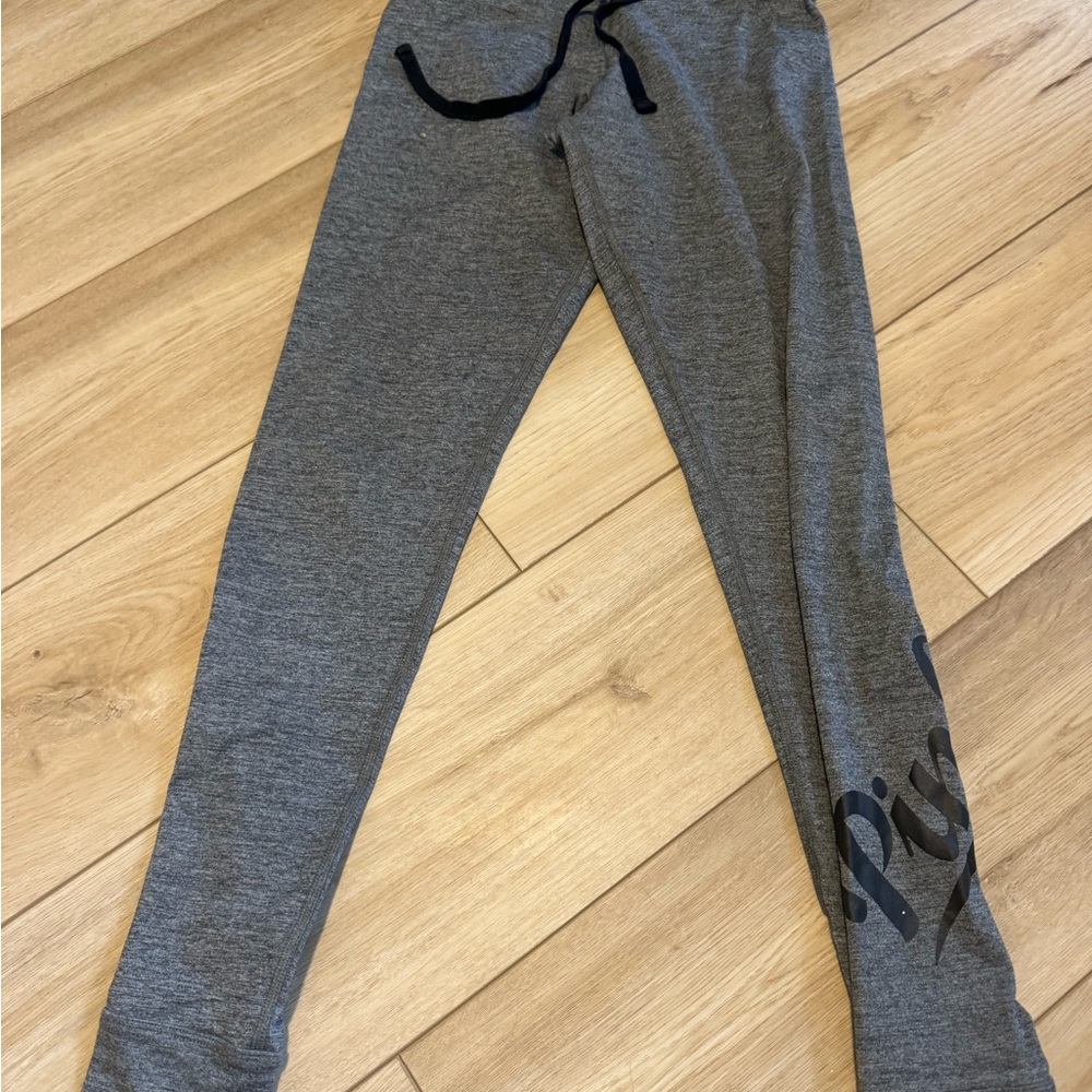 Victoria's Secret Gray Leggings with Modern Fit